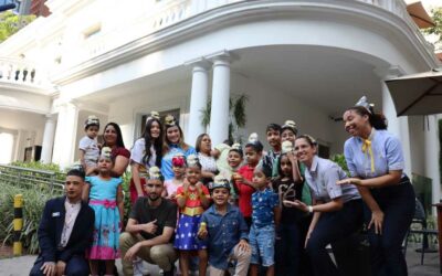 Crianças e adolescentes na Casa Ronald ABC visitam o Méqui 1000